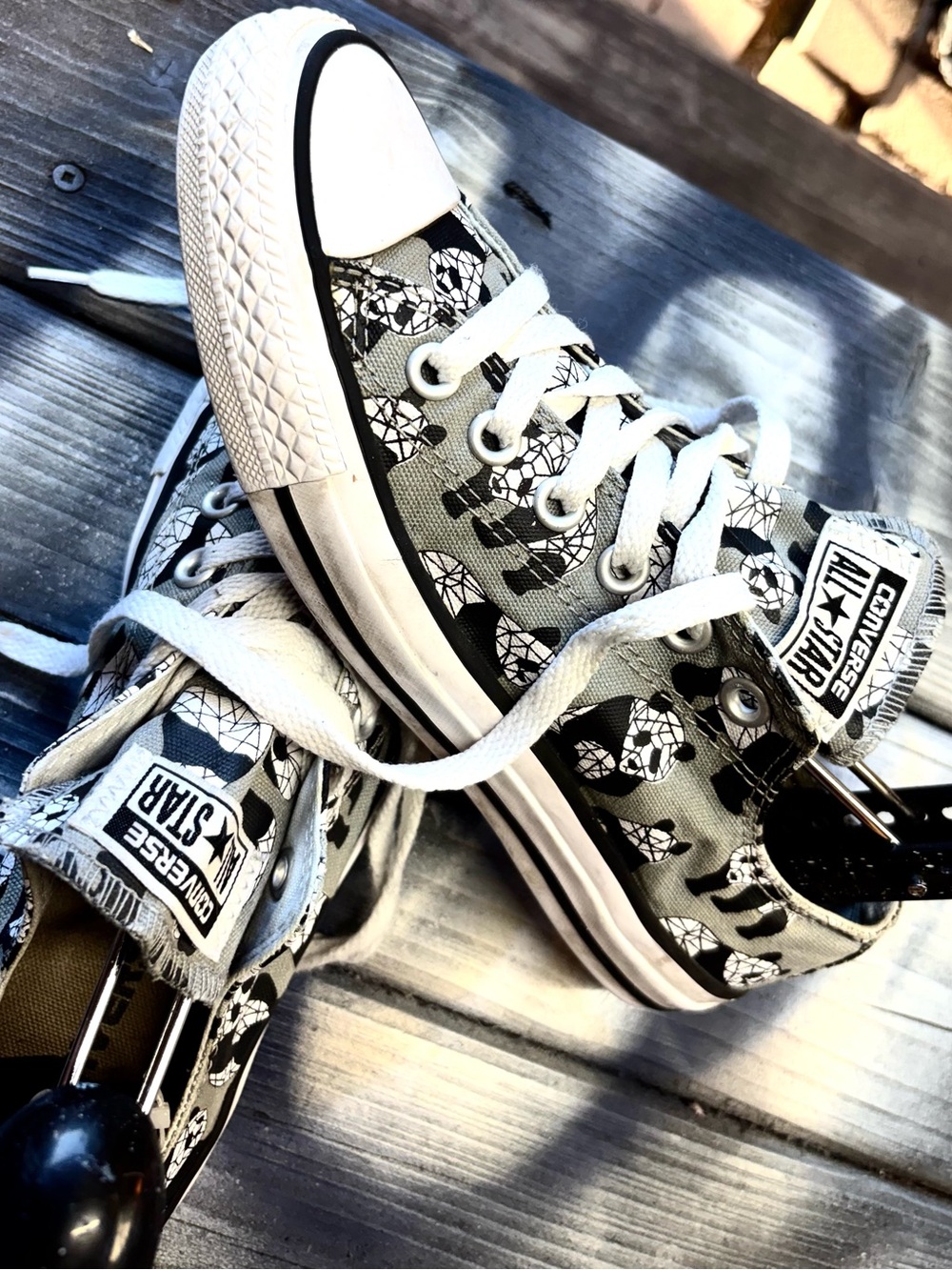Converse All Star sneakers with black & white geometric pattern women’s 7 - Picture 8 of 8